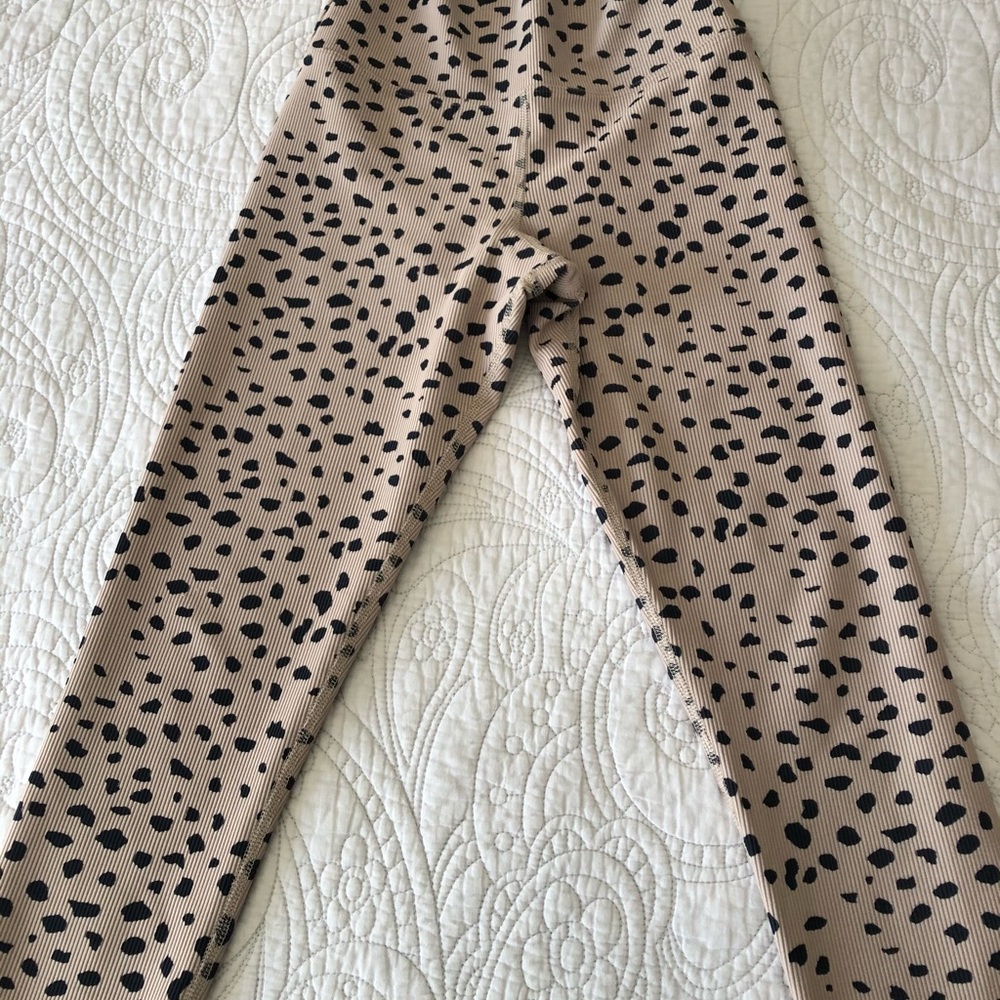 Beach Riot Ribbed Ayla Legging Taupe. - Picture 2 of 5